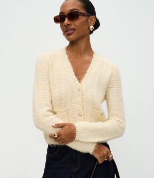 Cardigan Regular em Tricô com Botões Metalizados Amarelo