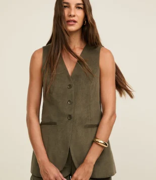 Colete Alongado em Veludo com Botões Frontais Verde