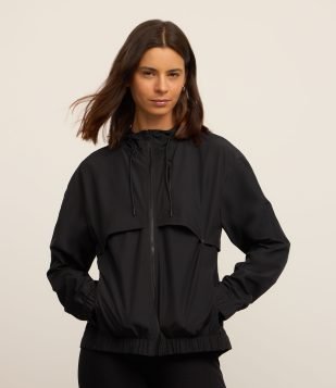 Jaqueta Corta Vento Alongada com Saquinho para Guardar Preto