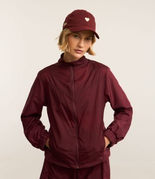 Jaqueta Corta Vento Esportiva com Fio Refletivo Bordô