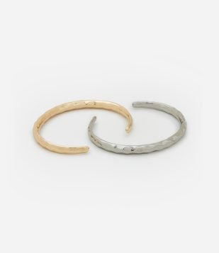 Kit 02 Pulseiras em Metal Rígido com Efeito Martelado Dourado-Prata