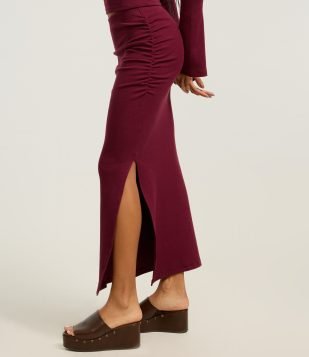 Saia New Midi em Bengaline com Drapeado na Lateral Bordô