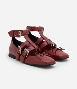 Sapatilha com Tiras Largas Lacinhos e Detalhes em Ilhós Vermelho