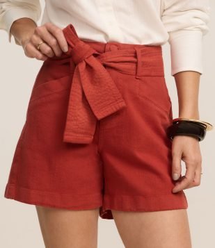 Short Curto em Sarja com Elastano e Cinto Faixa Terracota