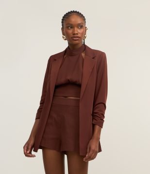 Blazer Alongado de Alfaiataria em Crepe com Franzido nas Mangas Chocolate