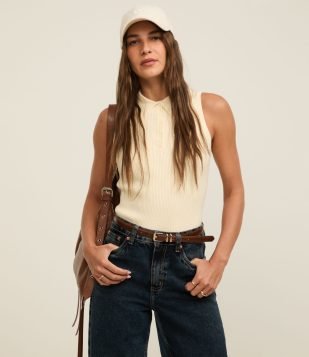 Blusa Canelada em Tricô com Gola Polo Off White