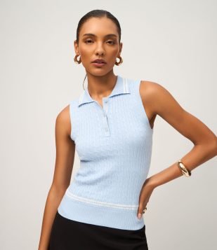 Blusa Manga Curta com Gola Polo em Tricô Azul