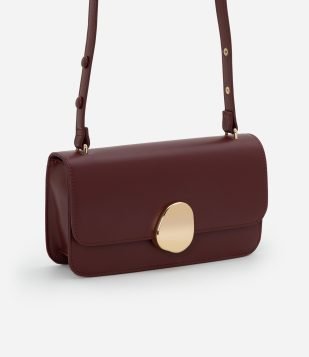 Bolsa Shoulder Média com Tampa e Detalhe Metalizado Vinho