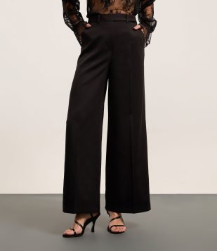 Calça Alfaiatada com Bolsos e Frisos Preto