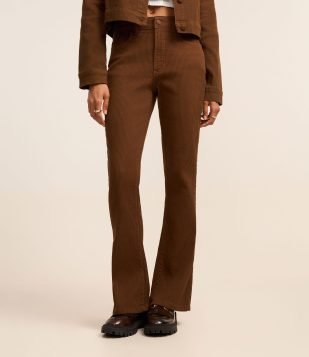 Calça Boot Cut Canelada em Sarja com Botão Forrado Marrom