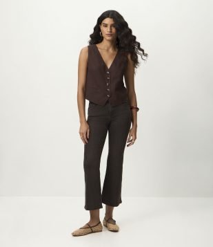 Calça Cropped Flare em Jeans com Bolsos Marrom