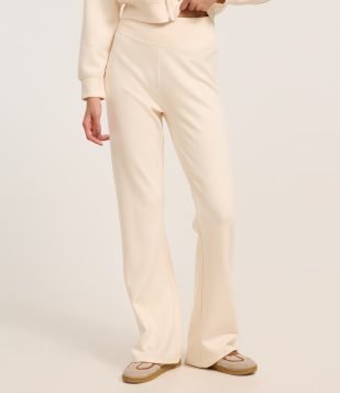 Calça Flare em Moletinho com Forro Fleece Bege