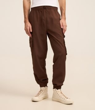 Calça Jogger em Poliamida com Bolsos Laterais Marrom