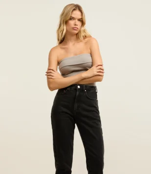 Calça Mom Jeans com Bolsos e Cintura Alta Preto