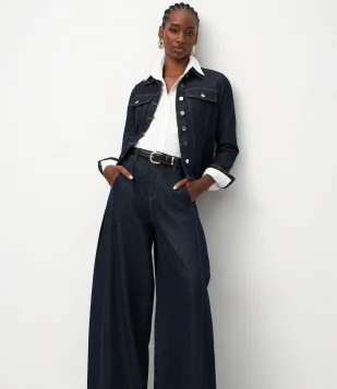 Calça Pantalona em Jeans com Cintura Alta Azul Escuro