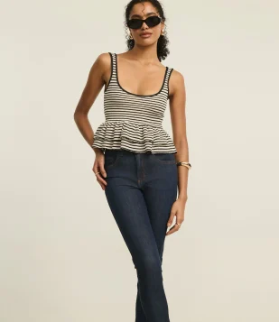 Calça Skinny Jeans com Pespontos Contrastantes e Botões na Barra Azul