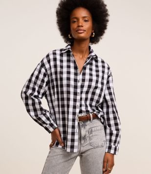 Camisa Alongada em Algodão Xadrez com Abotoamento Preto-Branco