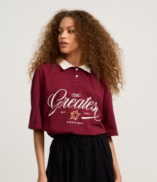 Camiseta Polo Oversized em Algodão com Estampa Greates Bordô