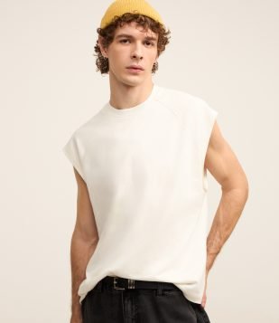 Regata Boxy em Malhão com Gola Raglan Branco