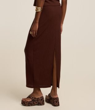 Saia Long Midi Texturizada com Fenda Marrom