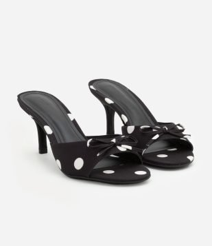 Sandália Mule com Lacinho e Estampa Poá Preto