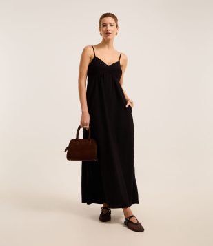 Vestido Evasê Longo em Crepe com Recorte no Busto Preto