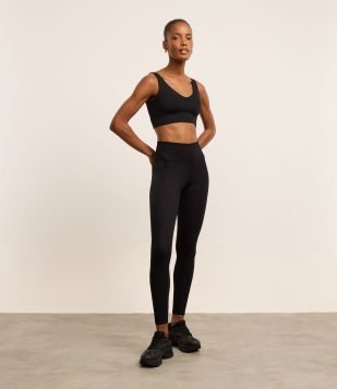 Top Sem Bojo Esportivo Geométrico em Microfibra com Barra Larga Preto