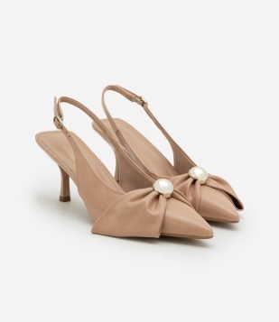 Sapato Scarpin Slingback com Laço e Detalhe em Madrepérola Bege