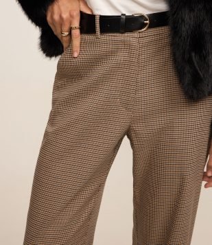 Calça Reta Alfaiatada com Cinto PU e Estampa Pied de Poule Bege