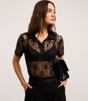 Blusa em Renda com Gola Polo e Textura Floral Preto