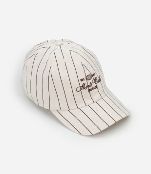 Boné Aba Curva em Sarja com Estampa Listrada e Bordado Monte Carlo Off White