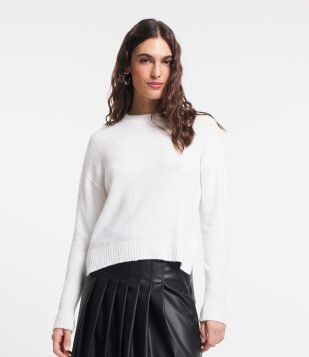 Suéter em Tricô Mousse com Cava Deslocada Branco