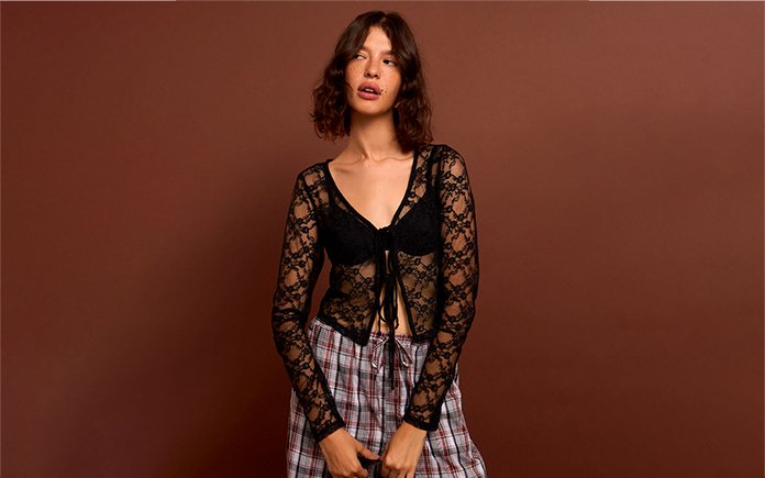 Looks com blusa de renda: do boho ao Y2K