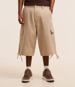 Bermuda Super Baggy em Jeans com Bolso Cargo Bege