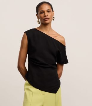 Blusa Alfaiatada com Decote Ombro Só Preto