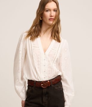 Blusa Bata em Laise com Manga Bufante e Entremeio Off White