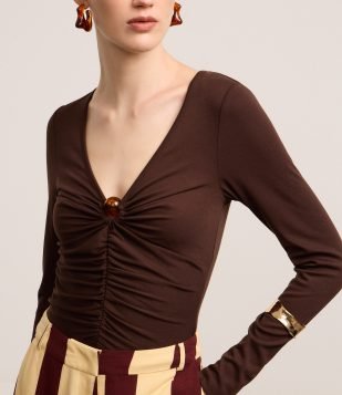 Blusa Canelada em Ribana com Miçanga no Decote V Marrom