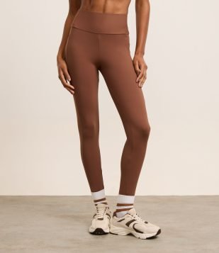 Calça Legging Esportiva com Bolsos Laterais Marrom