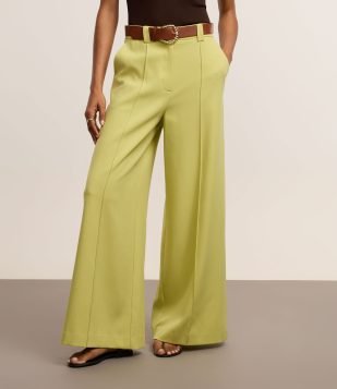 Calça Wide Leg Alfaiatada com Linho e Cinto de Fivela Torcida Verde Abacate