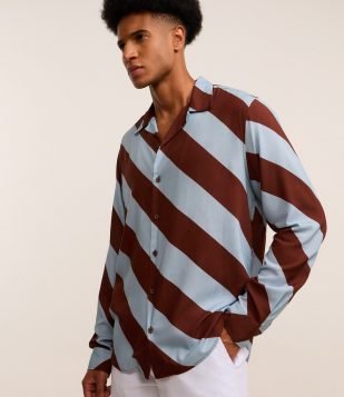 Camisa Comfort em Tricoline com Listras Largas Marrom-Azul