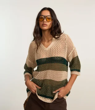 Camiseta em Tricô Texturizado e Gola Polo Bege