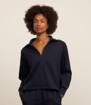 Jaqueta Esportiva em Microfibra Pesada com Golinha Azul Marinho