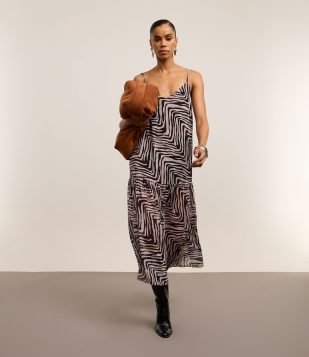 Vestido Evasê em Crepe com Alça Fina e Estampa Zebra Preto