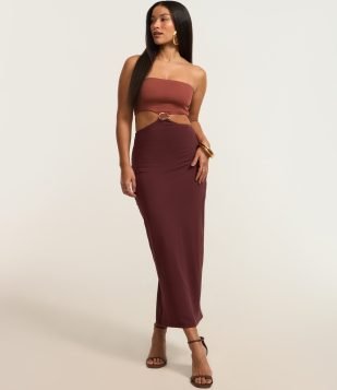 Vestido sem Manga em Jersey Bicolor com Recorte e Aviamento Frontal Marrom