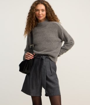 Bermuda em Alfaiataria Faixa para Amarração Cinza