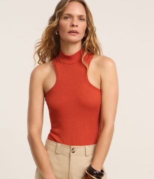 Body Canelado em Ribana com Gola Alta e Perna Cavada Terracota