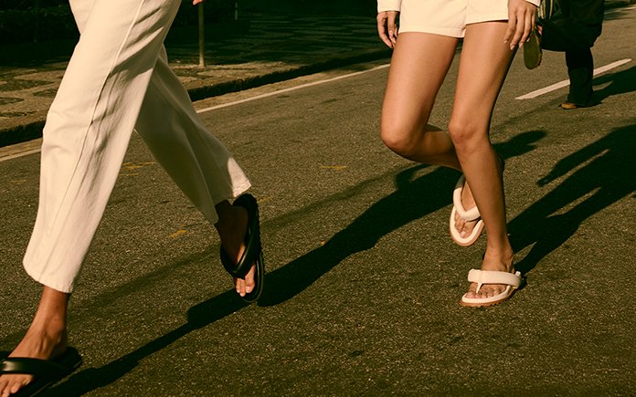 Estes looks com chinelo vão te tirar do óbvio, e com elegância