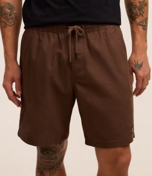 Bermuda Texturizada com Cós Elástico e Cordão para Ajuste Marrom