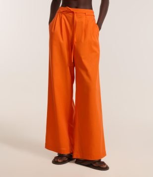 Calça Wide Leg Alfaiatada com Cintinho Embutido Laranja