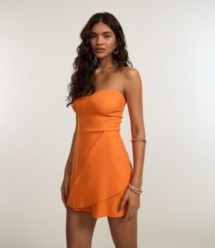 Macaquinho em Bengaline com Saia Sobreposta e Assimétrica Laranja